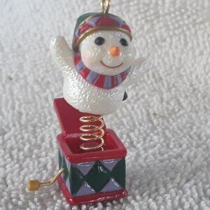 Hallmark Miniature Ornament- Snowy Surprise,membership ornament, 1999 box dented